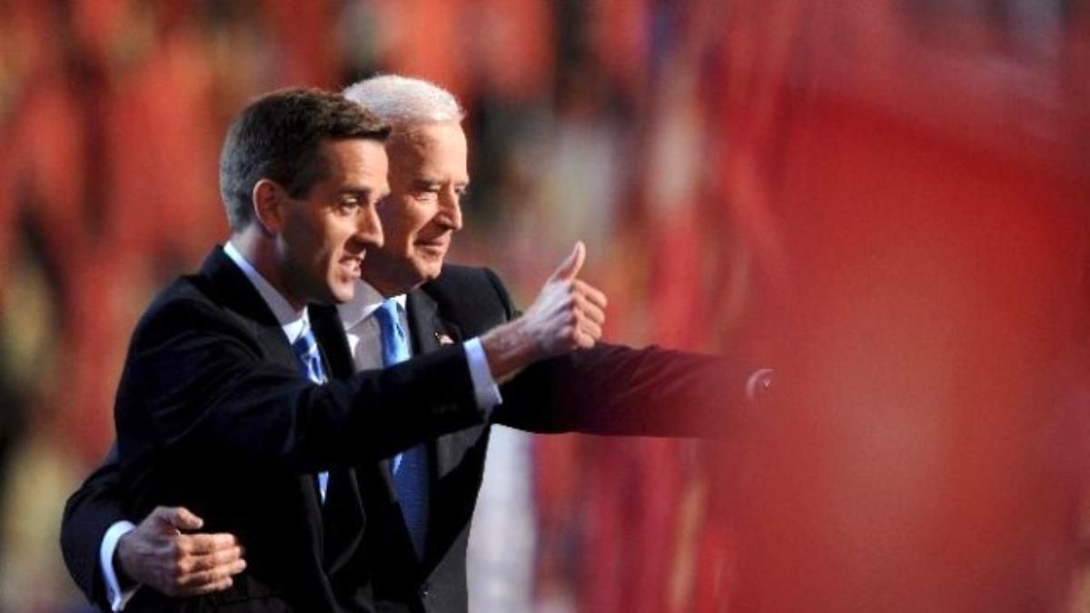 Biden'in oğlu öldü mü, neden öldü? Biden'in oğlu kimdir, ismi ne? Beau Biden kimdir, kaç yaşında öldü, hastalığı neydi?