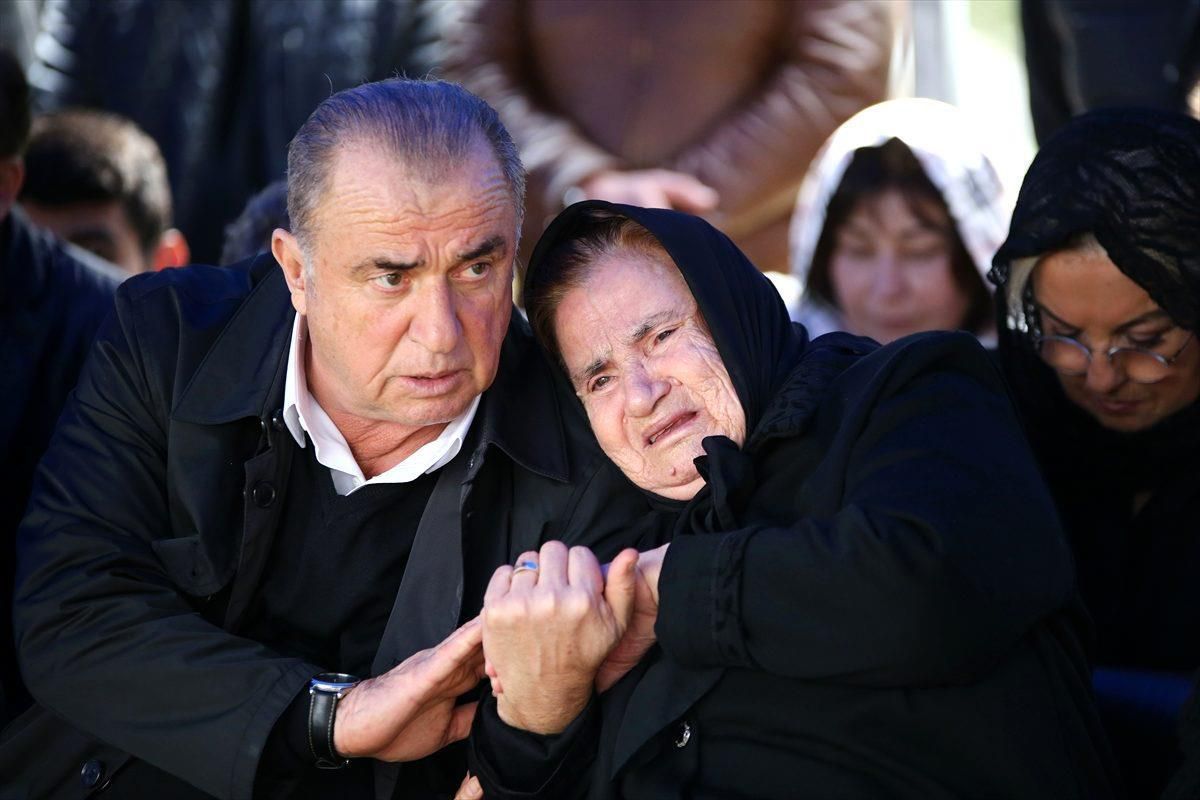 Fatih Terim annesi hasta mı, rahatsızlığı ne? Fatih Terim annesi Nuriye Terim kim?