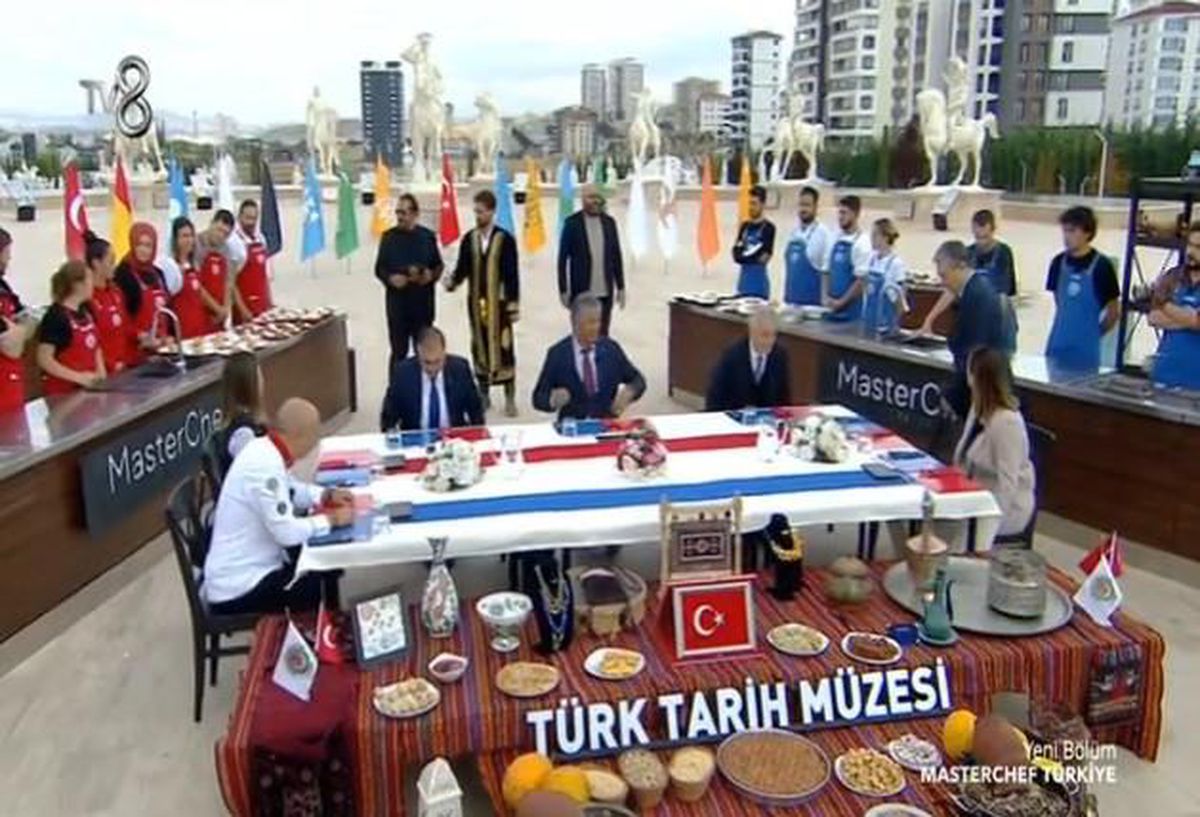 Masterchef 13 Ekim dış oyunu kim kazandı? Masterchef haftanın 3. dokunulmazlık oyununu hangi takım kazandı? Mavi takım mı Kırmızı takım mı kazandı?