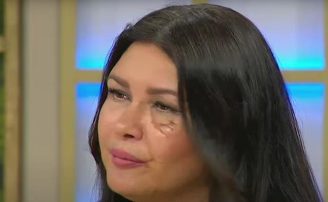 Şarkıcı Tuğba Altıntop, kopek saldırısı sonrası yaşadıklarını canlı yayında anlattı: Her yer kan revan içindeydi Şarkıcı Tuğba Altıntop, kopek saldırısı sonrası yaşadıklarını canlı yayında anlattı: Her yer kan revan içindeydi