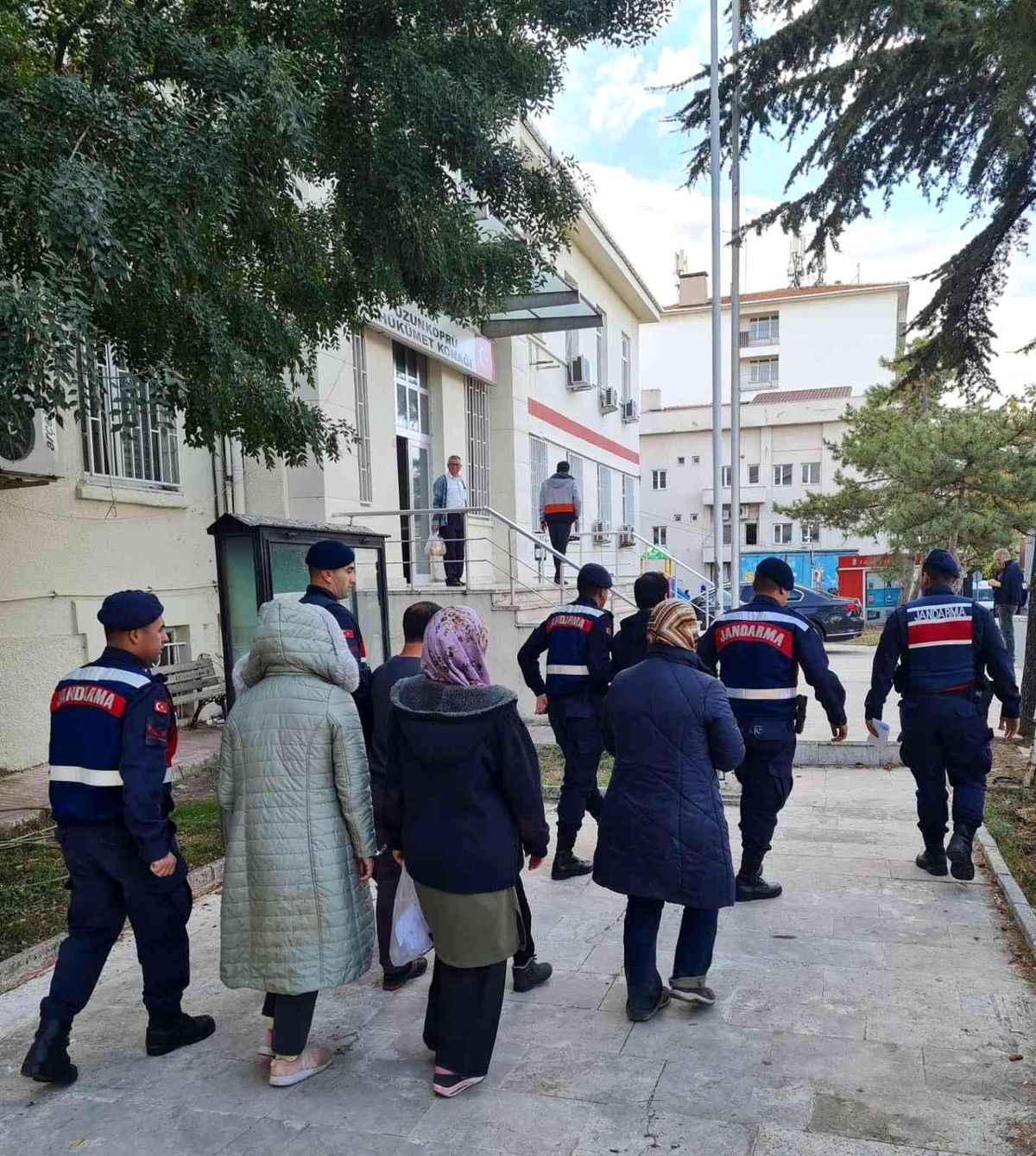 Son dakika haberi: Yunanistan'a kaçmaya çalışan 22 terör şüphelisi yakalandı