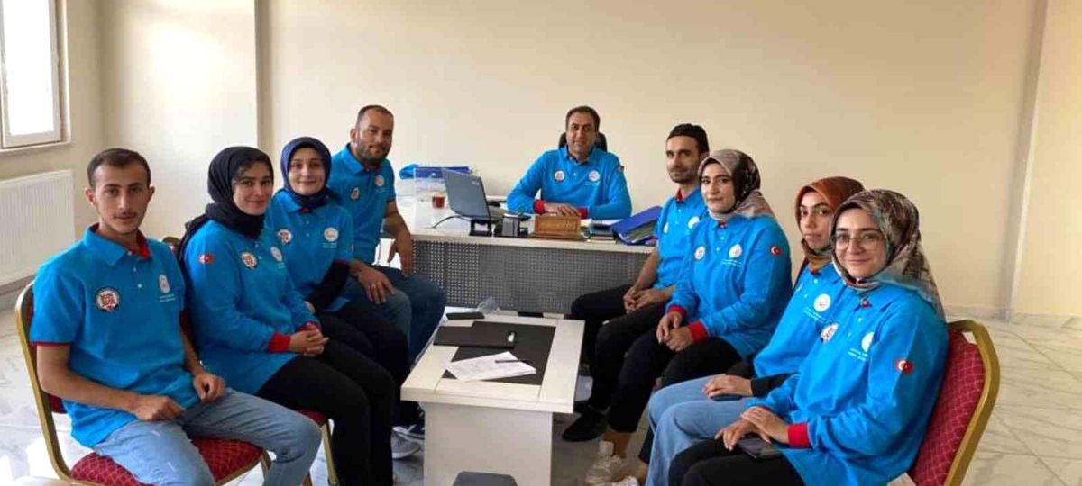 Bitlis yerel haberleri... Güroymak'ta VEFA projesi ile yaşlıların yüzünü güldürüyor