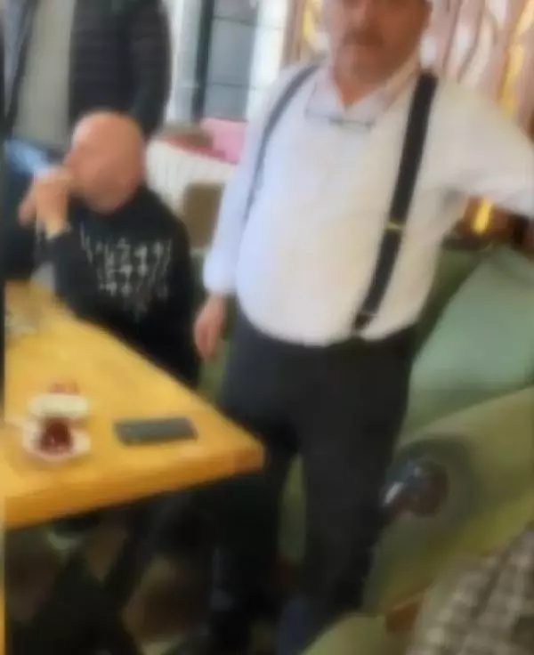 Emniyet müdürüyüm deyip, 500 bin lira istedi! Sonu beklediği gibi gitmedi Emniyet müdürüyüm deyip, 500 bin lira istedi! Sonu beklediği gibi gitmedi