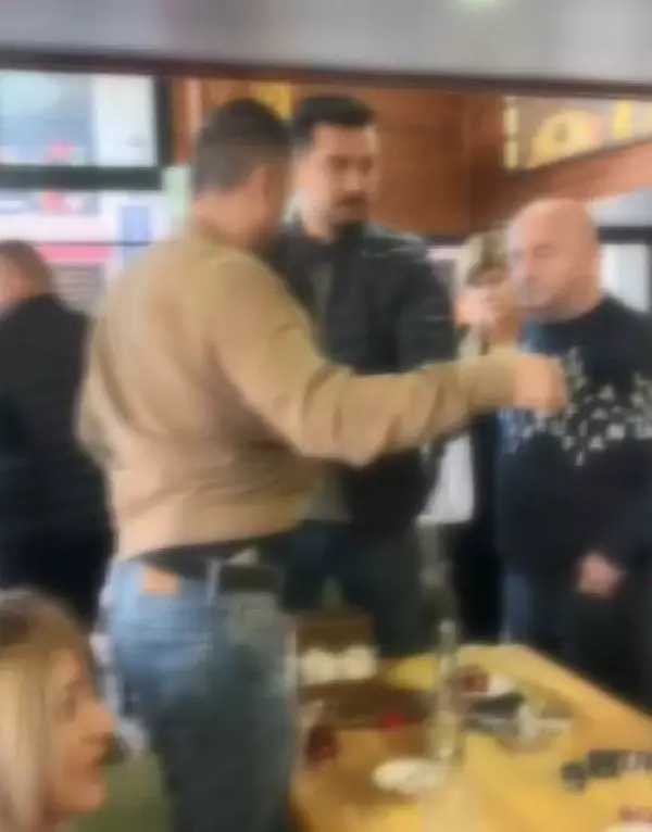 Emniyet müdürüyüm deyip, 500 bin lira istedi! Sonu beklediği gibi gitmedi Emniyet müdürüyüm deyip, 500 bin lira istedi! Sonu beklediği gibi gitmedi