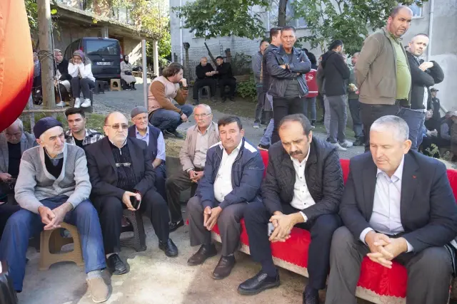 Bartın'da hayatını kaybeden madencinin babası yürekleri sızlattı: Suriye'de askerdeki oğlumu düşünürken, böyle oldu Bartın'da hayatını kaybeden madencinin babası yürekleri sızlattı: Suriye'de askerdeki oğlumu düşünürken, böyle oldu