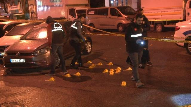 Bahçelievler'de işyerine uzun namlulu silahlarla saldırı: 1'i ağır 5 yaralı Bahçelievler'de işyerine uzun namlulu silahlarla saldırı: 1'i ağır 5 yaralı