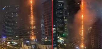 Kadıköy'de gökdelende yangın! 24 katlı bina boydan boya alev aldı