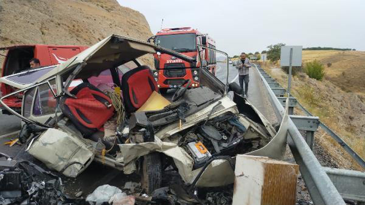 Malatya haberi: Malatya'da otomobiller çarpıştı: 1 ölü, 4 yaralı