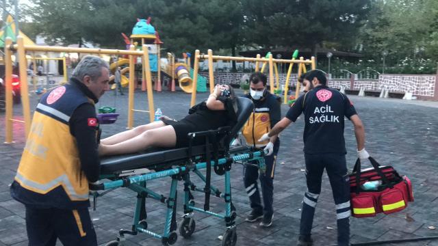 Oğlunun düğününde, eşini öldürüp kızını yaraladı