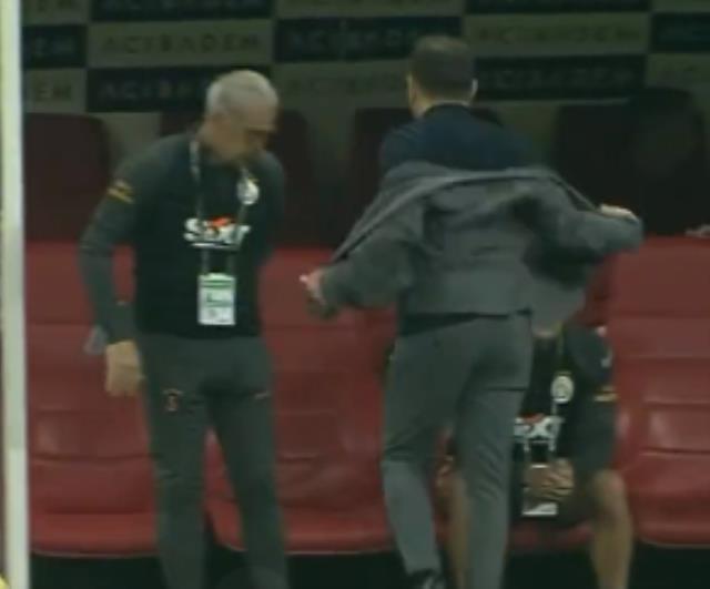 Okan Buruk, Galatasaraylı futbolcuların sahadaki halini görünce çılgına döndü