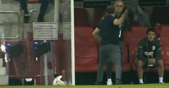 Okan Buruk, Galatasaraylı futbolcuların sahadaki halini görünce çılgına döndü