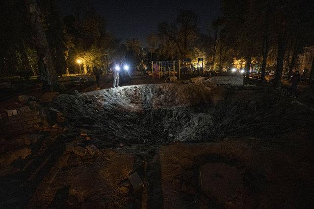 Rusya Kiev'de enerji altyapısını vurdu! Başkent sokakları karanlığa gömüldü