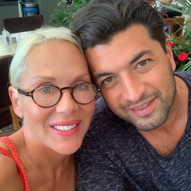 Buğra Bahadırlı, vefat eden Billur Kalkavan'ı son günlerinde kahreden olayı anlattı: Evimizi boşatmamızı istediklerinde hayatla bağı koptu Buğra Bahadırlı, vefat eden Billur Kalkavan'ı son günlerinde kahreden olayı anlattı: Evimizi boşatmamızı istediklerinde hayatla bağı koptu