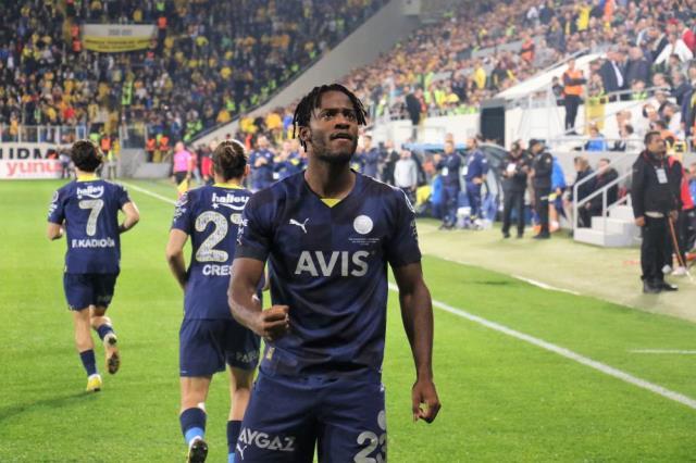 Jorge Jesus'un öğrencilerinin şakası yok! Fenerbahçe, Ankaragücü'nü çok rahat geçti Jorge Jesus'un öğrencilerinin şakası yok! Fenerbahçe, Ankaragücü'nü çok rahat geçti