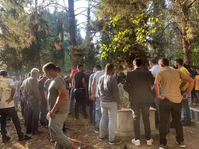 Sünnet olacak çocuk otomobilin altında ezilerek öldü Sünnet olacak çocuk otomobilin altında ezilerek öldü