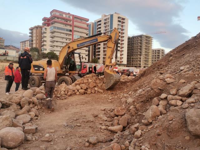 İzmir'de bir garip olay: Tüm ekipleri seferber etti, gerçek hayal çıktı