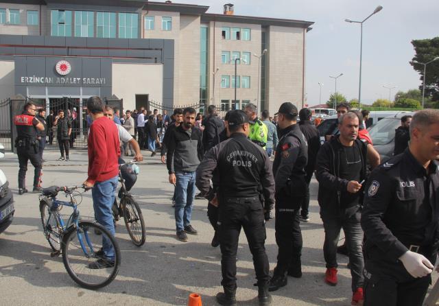 Mahkemeden çıktı adliye önünde davalı oldukları gencin babasını öldürdü