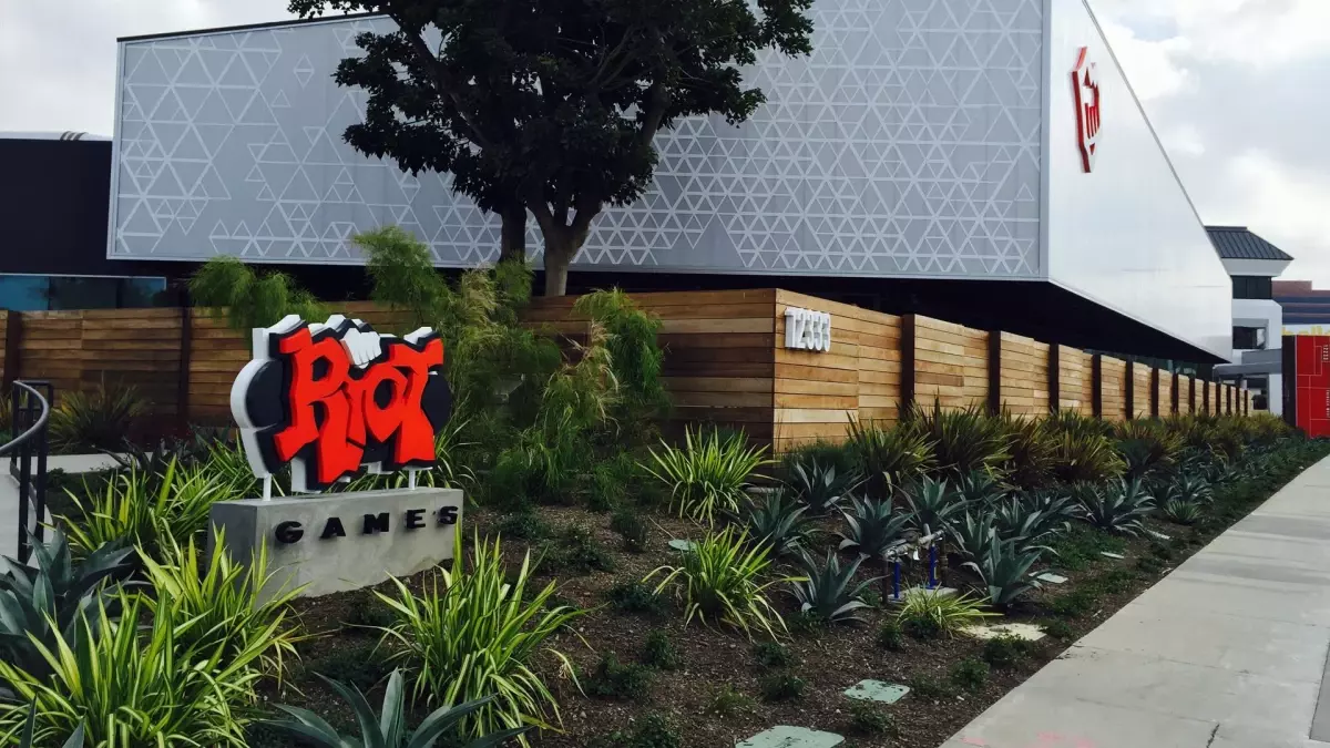 Riot Games, yeni bir video oyun şirketi satın aldığını duyurdu
