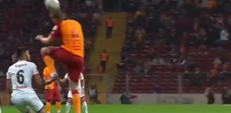 Galatasaray'ın yeni transferinin Kastamonusporlu futbolcuya yaptığı hareket kıyameti kopardı
