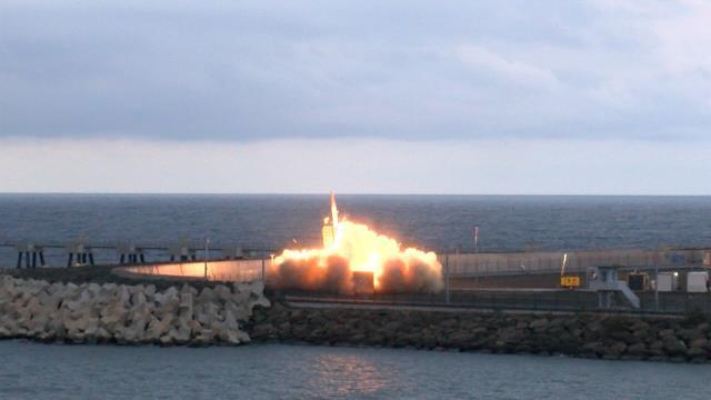 Türkiye'nin yerli balistik füzesi Tayfun ilk testi başarıyla geçti! Rize'den fırlatılıp 561 km uzaklıktaki hedefi vurdu