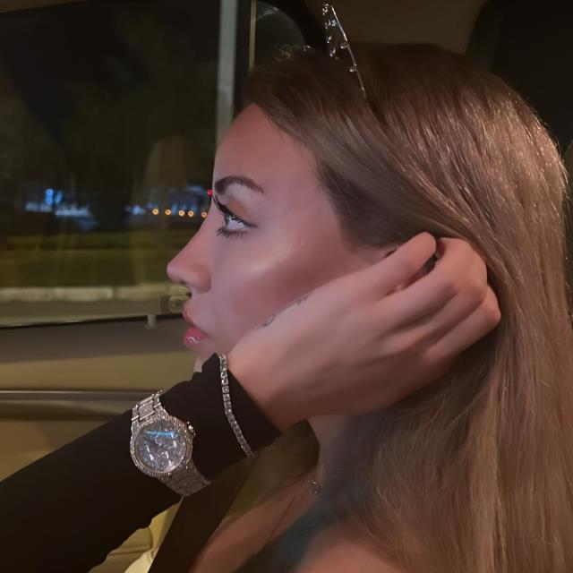 Cinsiyet değiştiren Mika Can Raun'dan skandal paylaşım! Tuvalette yarı çıplak pozunu yayınladı