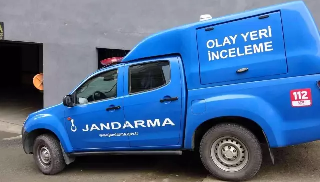 Genç adam, eski karısıyla ilişkiye yaşayan şahıs tarafından evde bıçaklandı