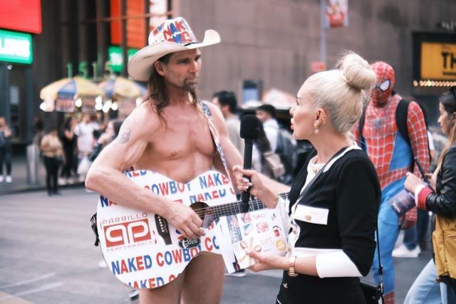 Tamı tamına 5 milyon dolar dağıttılar! Times Meydanı'nda hediye yağmuru Tamı tamına 5 milyon dolar dağıttılar! Times Meydanı'nda hediye yağmuru