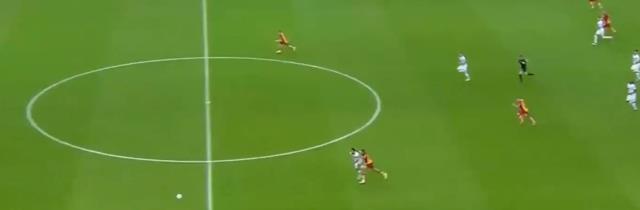 Türkiye, Galatasaray-Alanyaspor maçındaki kırmızı kart pozisyonunu konuşuyor! Tepkiler çığ gibi