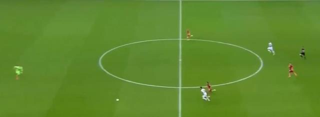 Türkiye, Galatasaray-Alanyaspor maçındaki kırmızı kart pozisyonunu konuşuyor! Tepkiler çığ gibi