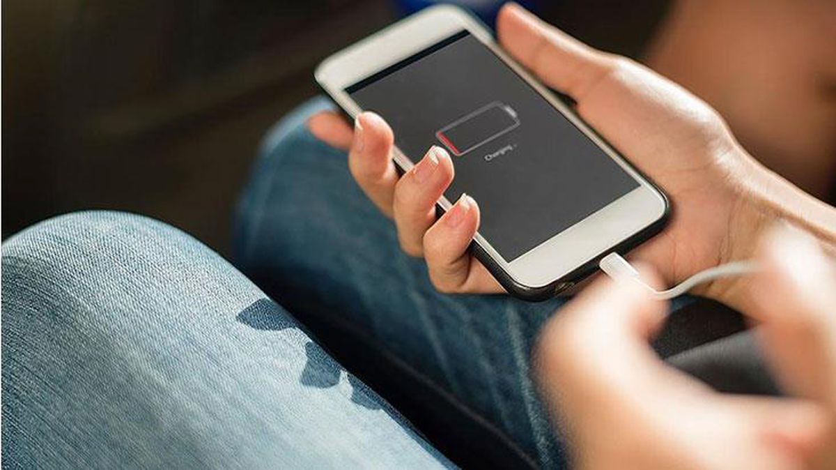 AB, akıllı telefonlara tek tip şarj girişi şartı getirdi