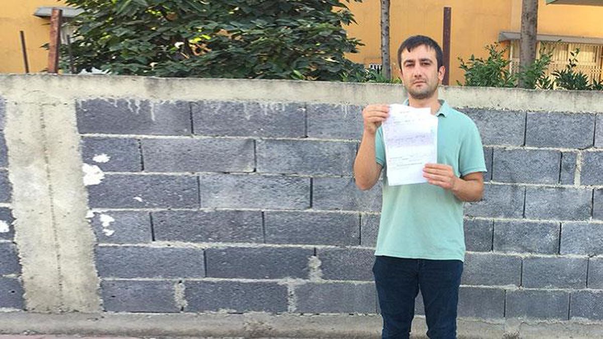 Hesabına gelen parayı görünce gözlerine inanamadı, hemen sahibine iade etti ama başı yine dertte