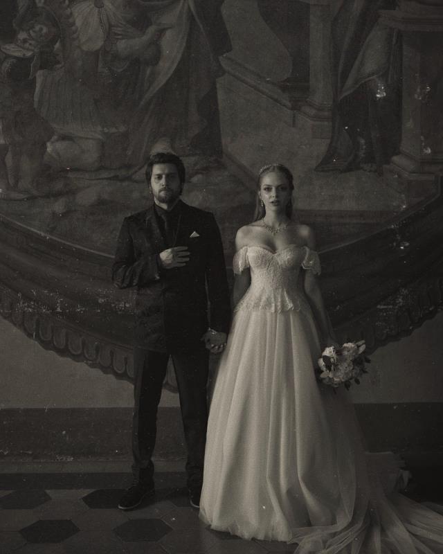 İpek Filiz Yazıcı ile Ufuk Beydemir, Roma'da nikah masasına oturdu İpek Filiz Yazıcı ile Ufuk Beydemir, Roma'da nikah masasına oturdu