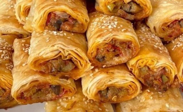 Rüyada börek yemek ne anlama geliyor? Rüyada pişmiş börek yemek nedir? Rüyada su böreği yemek ne demek?