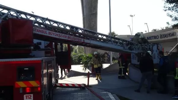 Haliç metro köprüsü üzerinde kablolar yandı, seferler durdu