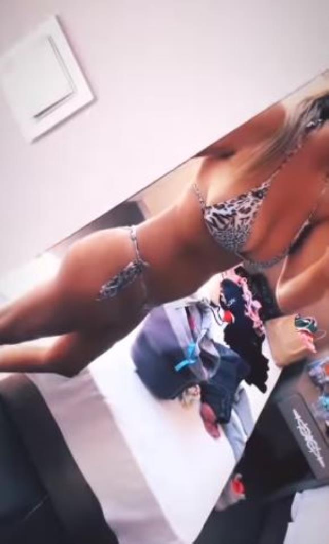 Tuğba Ekinci 'Ben bitti demeden yaz bitmez' diyerek hafızalardan silinmeyecek tangalı bikinisini paylaştı