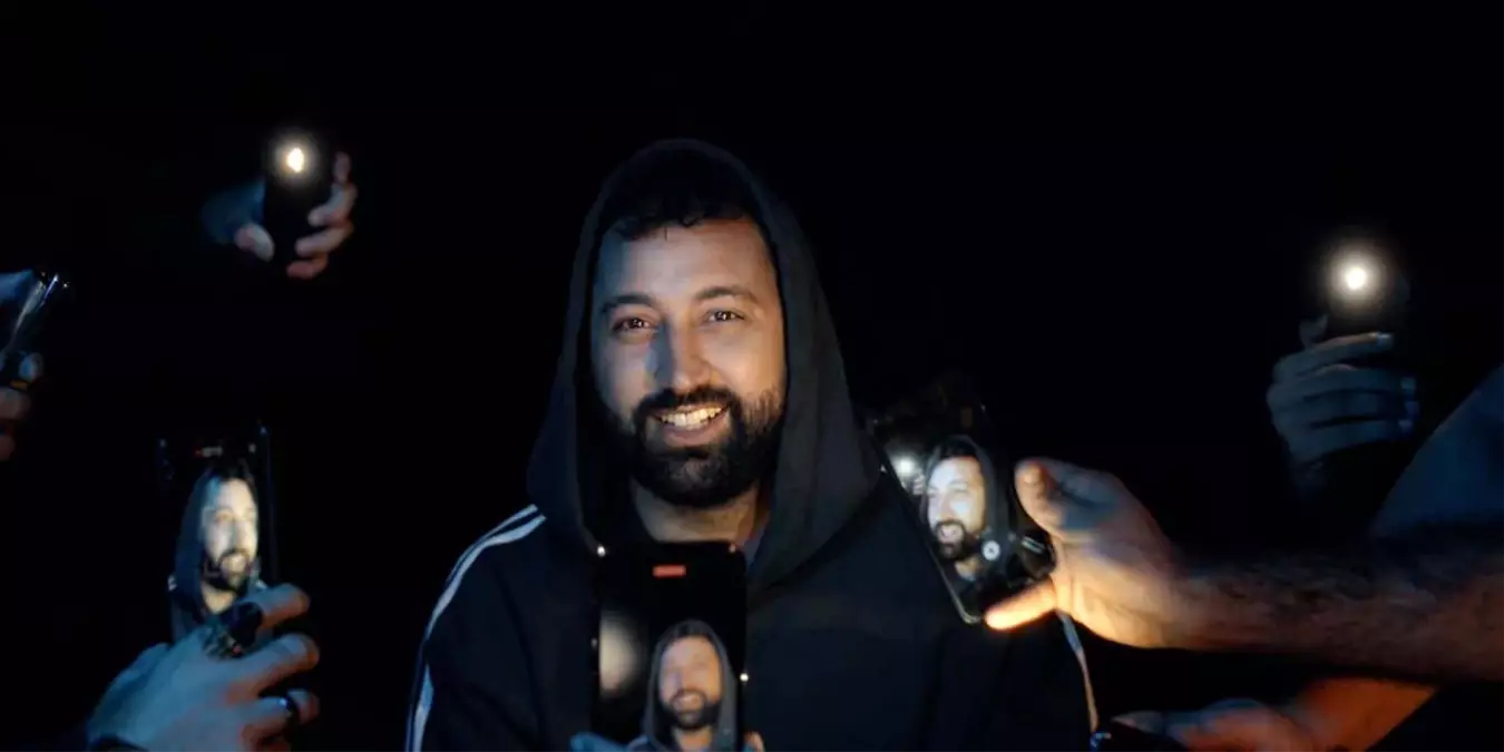 Burak King...2. ALBÜMÜNÜN HABERCİSİ 'DELİ DELİ'