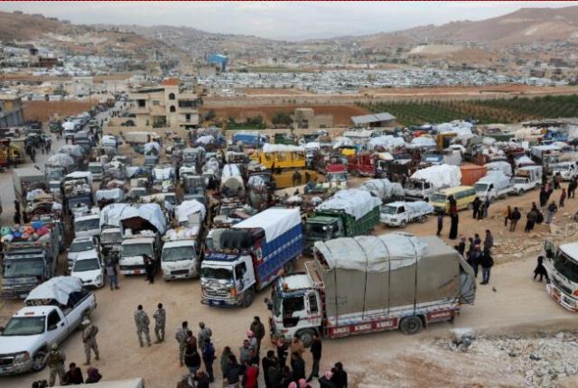 Lübnan, Suriyelileri göndermeye başladı! Yüzlerce sığınmacı bavullarıyla sınırı geçerek ülkelerine giriş yaptı