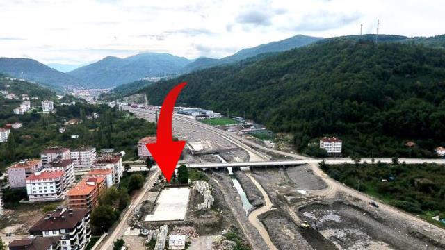 Sel afetinin yaşandığı ilçede dere yatağına okul yapılıyor! Vali 'Teknik anlamda sıkıntı yok' diyor