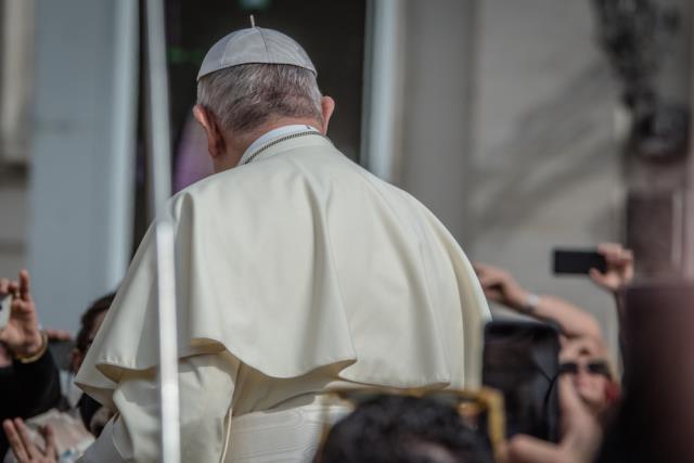 Papa'dan cinsel içerikli video uyarısı: İzlemeden önce bir kez daha düşünün