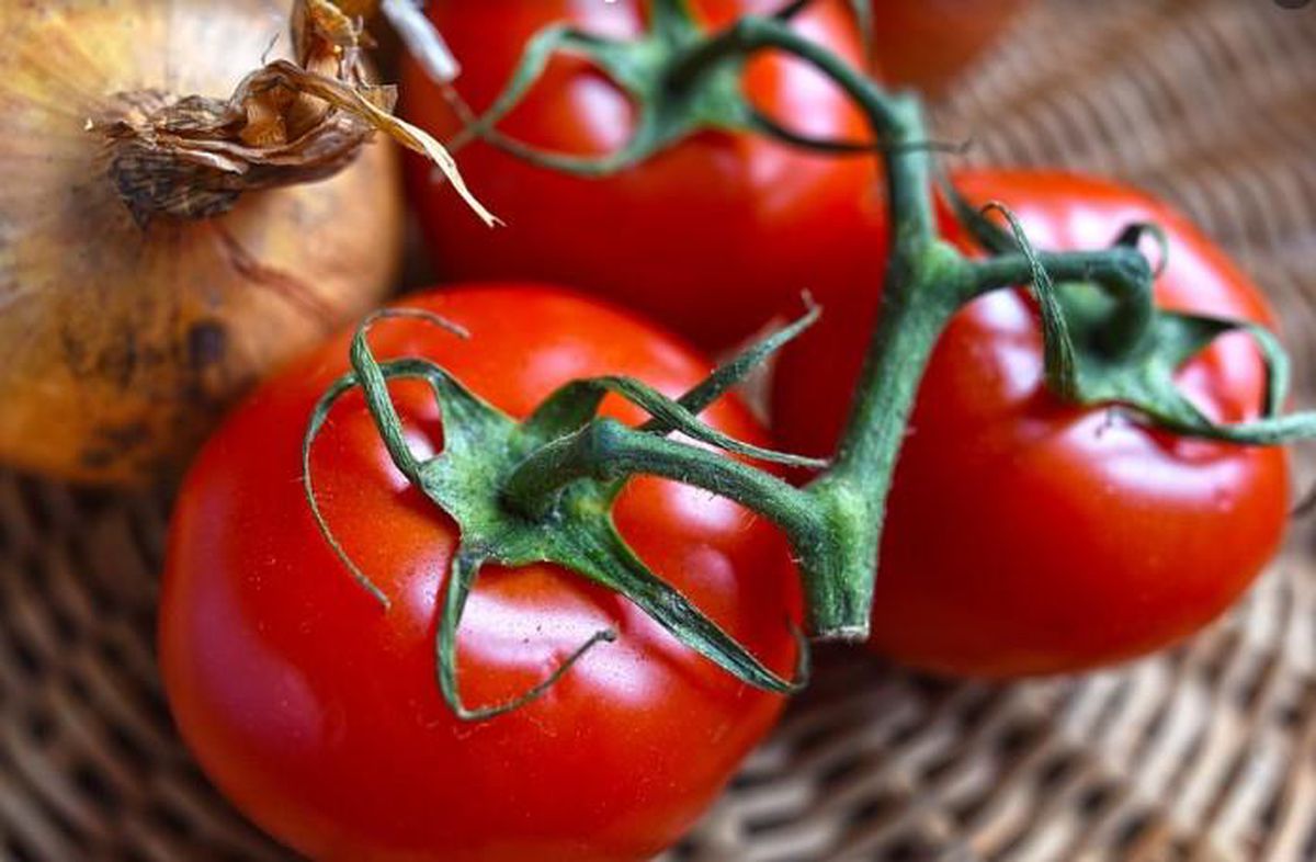 Rüyada domates yemek ne anlama geliyor? Rüyada domates salatası yemek ne demek?