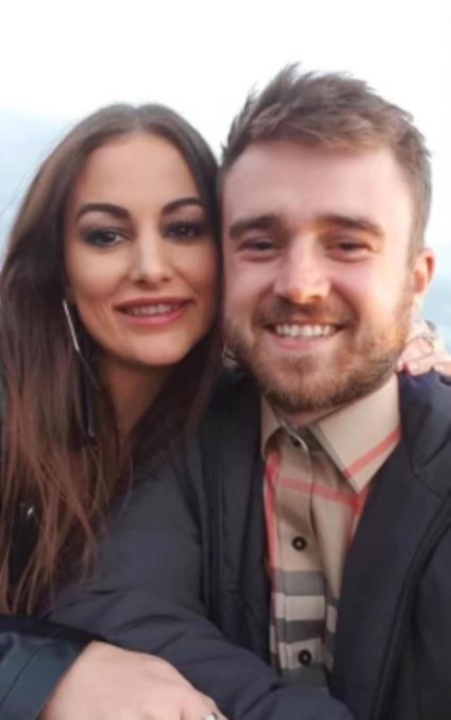 Sevgilisini ve üvey annesini ilişkiye girerken yakalayan televizyon yıldızının dünyası başına yıkıldı