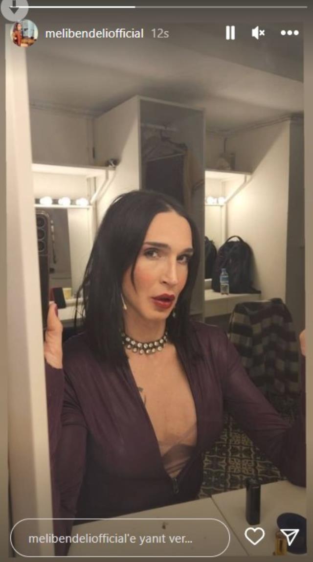 Cinsiyet değiştiren Meli Bendeli, göğüs dekolteli pozunu paylaştı Cinsiyet değiştiren Meli Bendeli, göğüs dekolteli pozunu paylaştı