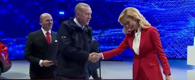 Cumhurbaşkanı Erdoğan'ın Togg'dan iner inmez Cem Öğretir'e sorduğu soru ortaya çıktı Cumhurbaşkanı Erdoğan'ın Togg'dan iner inmez Cem Öğretir'e sorduğu soru ortaya çıktı