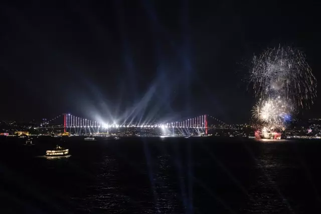 İBB'den Üsküdar sahilinde görkemli Cumhuriyet Bayramı kutlaması