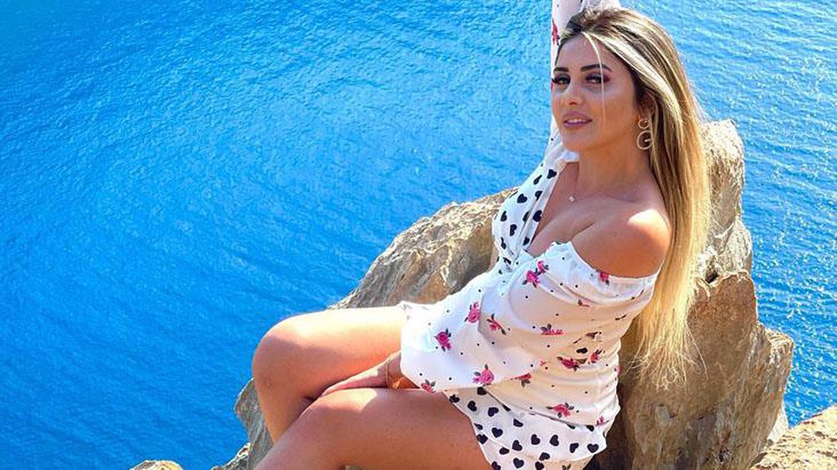 Şarkıcı ve sosyal medya fenomenin Gizem Çelebi'nin aracına silahlı saldırı