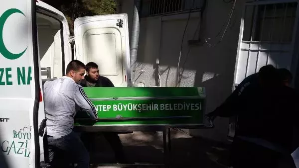 Sedyeden düşüp beyin kanaması geçiren diyaliz hastası, 8 gün sonra öldü Sedyeden düşüp beyin kanaması geçiren diyaliz hastası, 8 gün sonra öldü