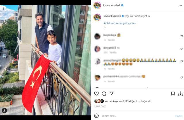 Ünlülerin Cumhuriyet Bayramı paylaşımları! Sanatçı Ebru Yaşar, Anıtkabir'i ziyaret etti