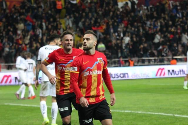 Kayserispor'dan müthiş geri dönüş! Adana Demirspor üstünlüğü koruyamadı Kayserispor'dan müthiş geri dönüş! Adana Demirspor üstünlüğü koruyamadı