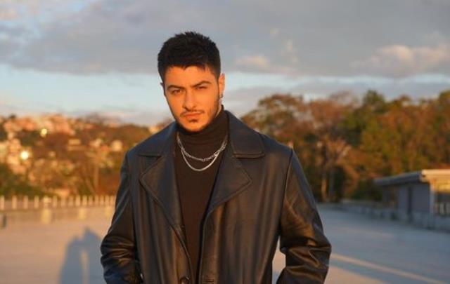 Semicenk kimdir, gerçek adı ne? Şarkıcı Semicenk (Cenk Baş) kimdir, kaç yaşında, aslen nereli, mesleği ne? Semicenk kimdir, gerçek adı ne? Şarkıcı Semicenk (Cenk Baş) kimdir, kaç yaşında, aslen nereli, mesleği ne?