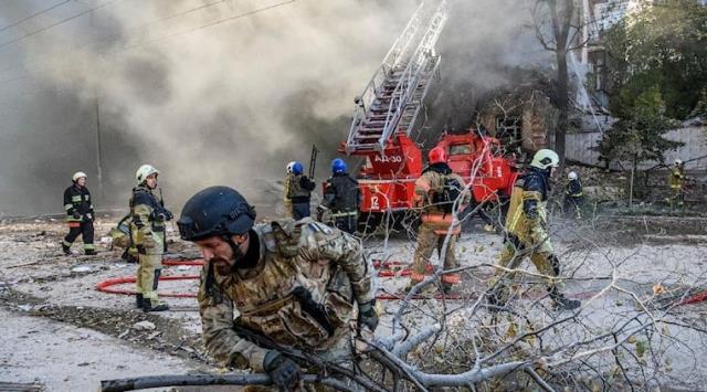 Kiev kapkara bir sabaha uyandı! Rus güçleri kritik altyapı tesislerini 40 seyir füzesiyle imha etti